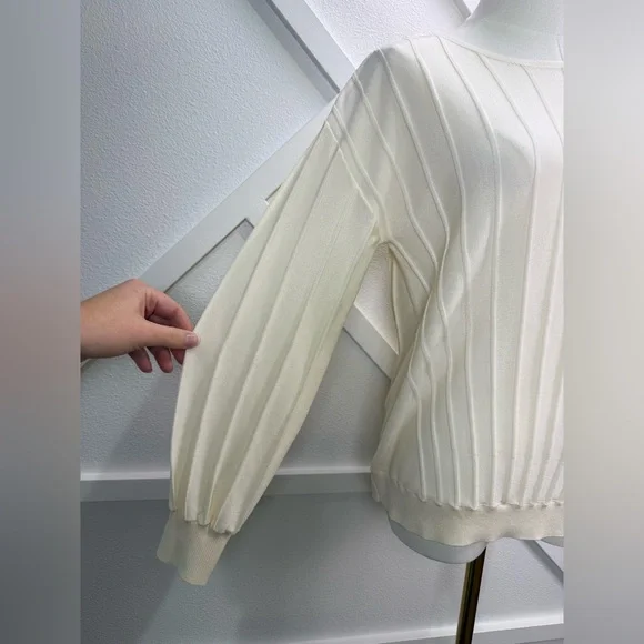 Chico’s Pleated Long Sleeve Sweater Cream Size 1 (Medium) - Picture 3 of 11